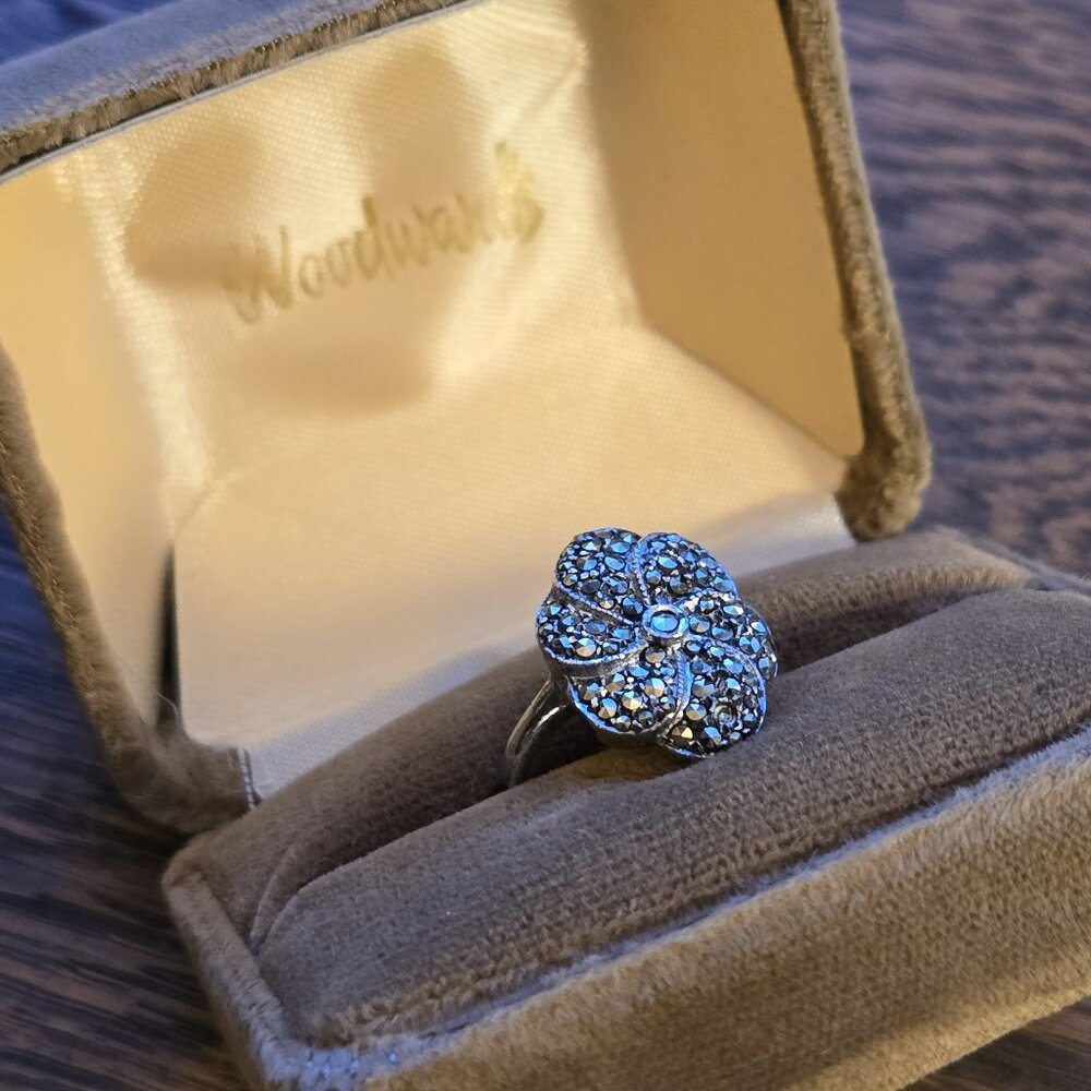 Woodward's Vintage Marcasite Silver Floral-motif Ring